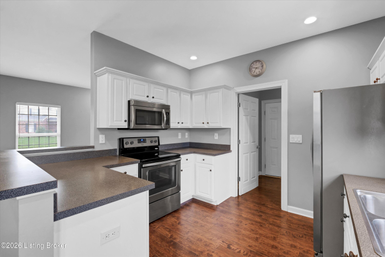 Listing Image 16