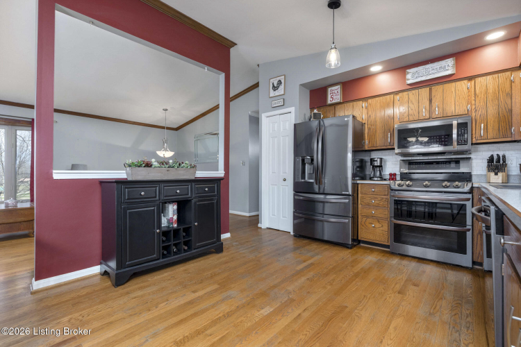 Listing Image 10