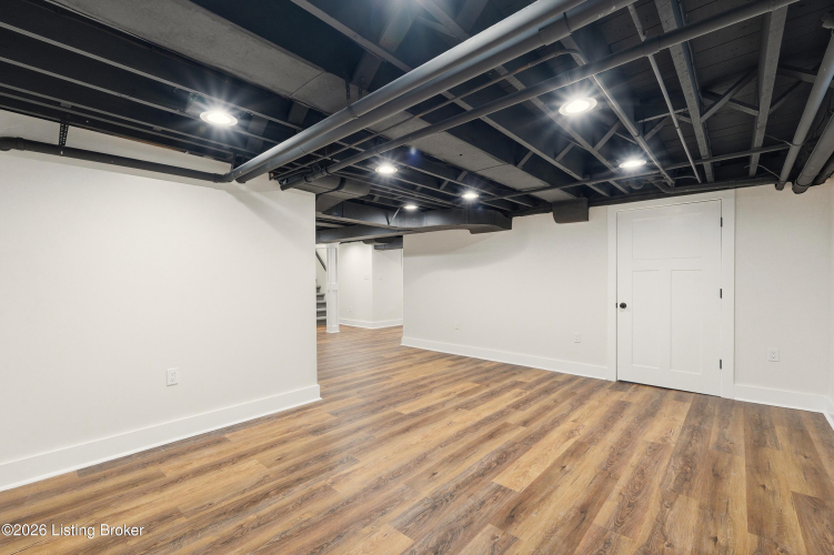 Listing Image 50