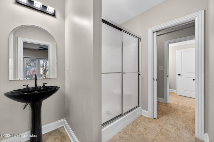 Listing Image 106