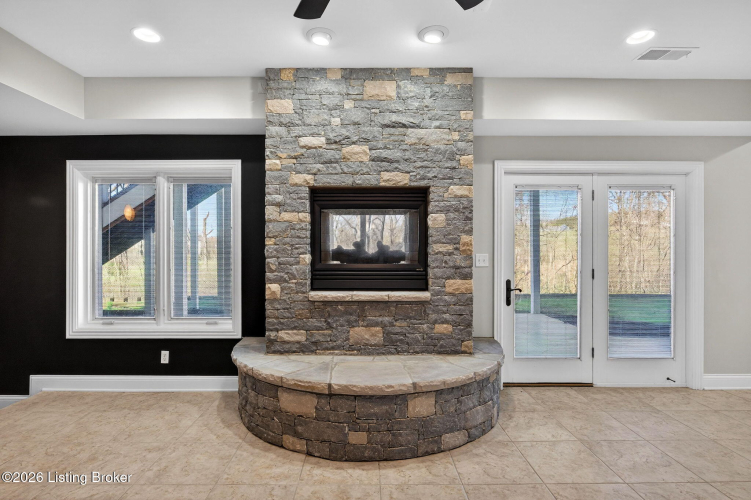 Listing Image 97
