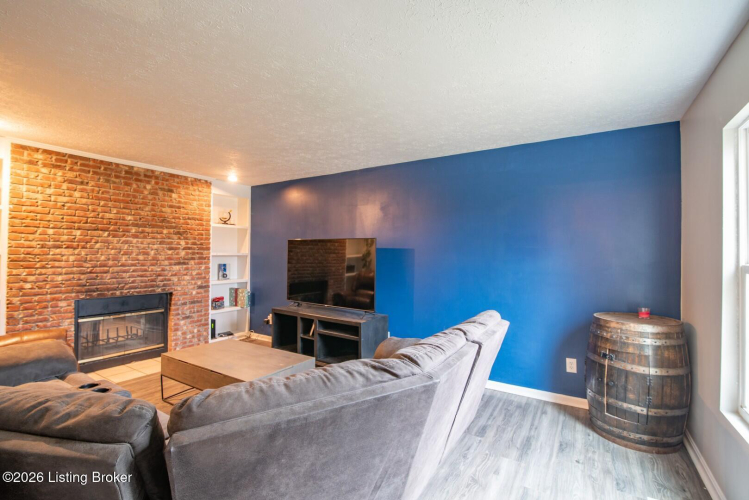 Listing Image 23