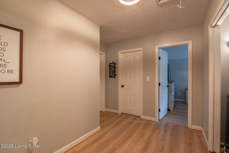Listing Image 52