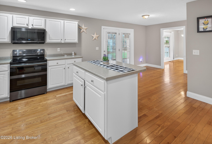 Listing Image 16