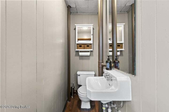 Listing Image 12