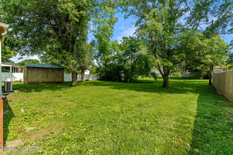 Listing Image 4