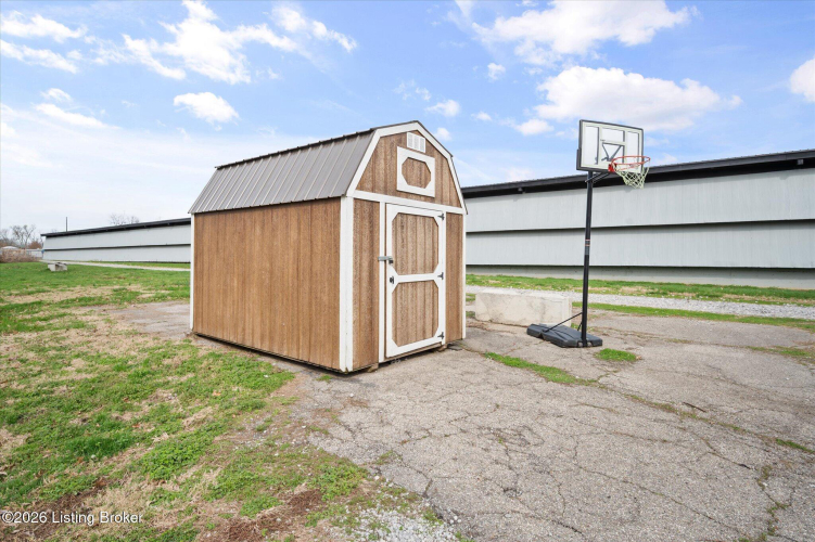 Listing Image 12