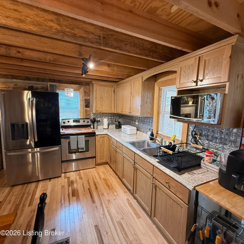 Listing Image 11