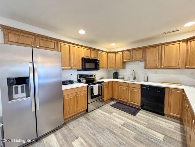 Listing Image 13
