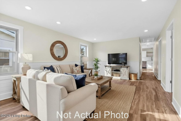 Listing Image 6