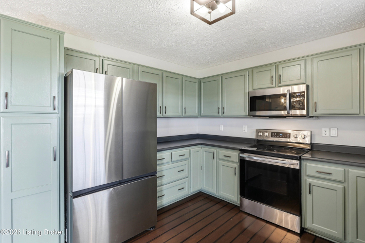 Listing Image 11