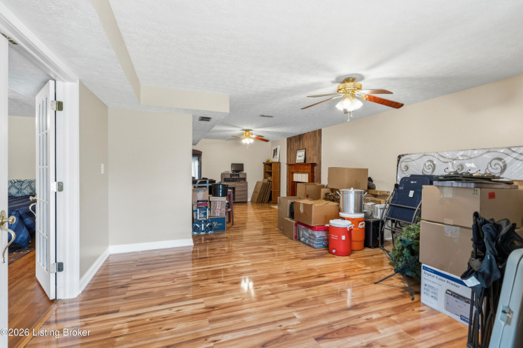 Listing Image 38