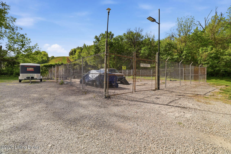 Listing Image 76