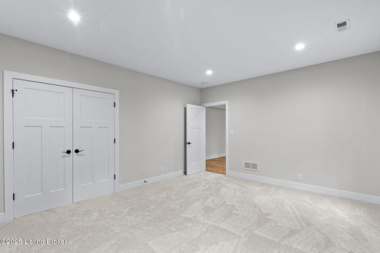 Listing Image 54