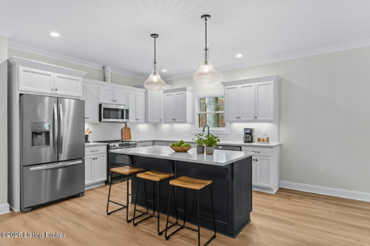 Listing Image 10