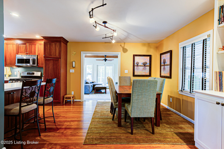 Listing Image 9
