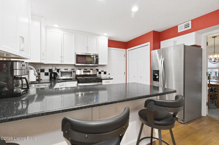 Listing Image 19