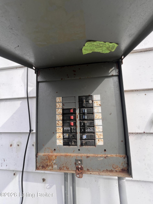 Listing Image 11