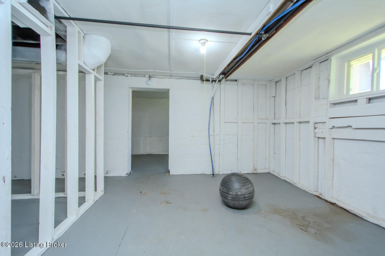 Listing Image 50