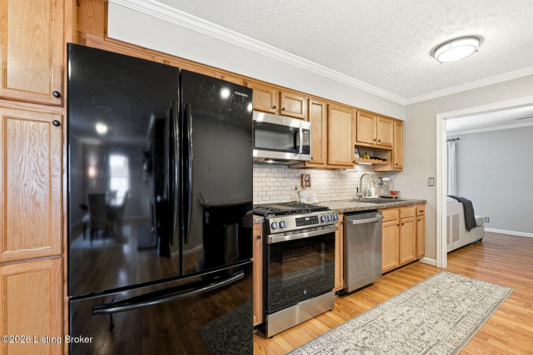 Listing Image 16