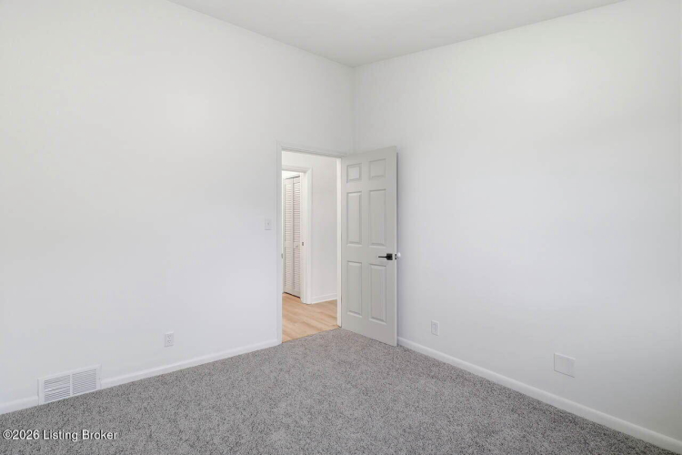 Listing Image 28