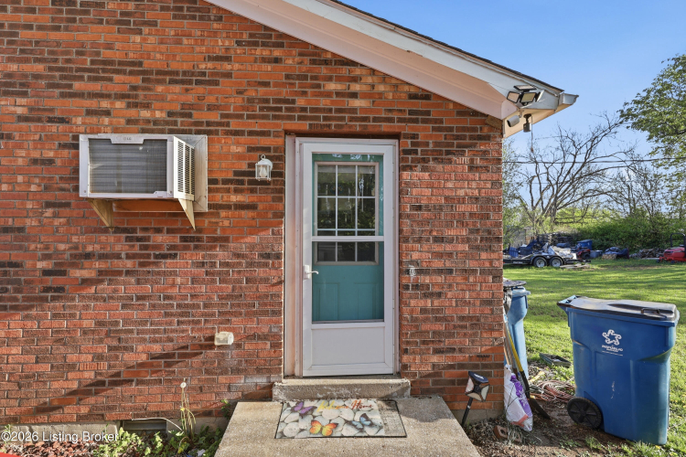 Listing Image 18