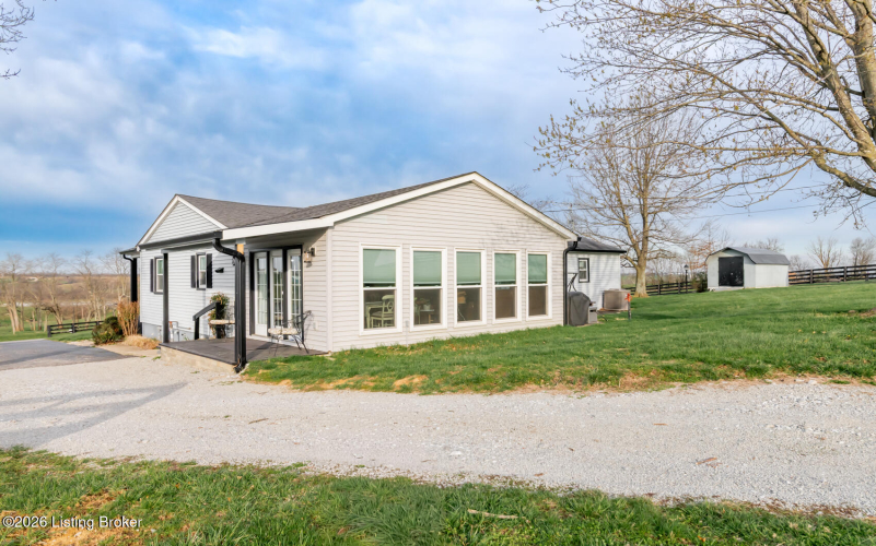Listing Image 17