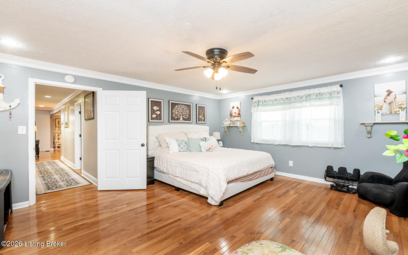 Listing Image 59