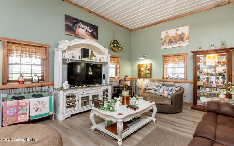 Listing Image 80