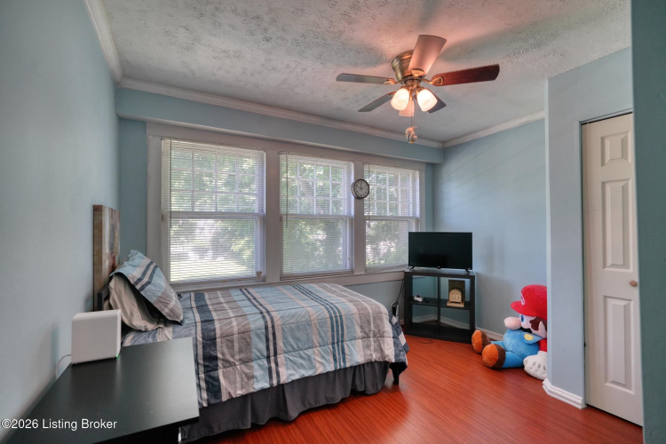Listing Image 18