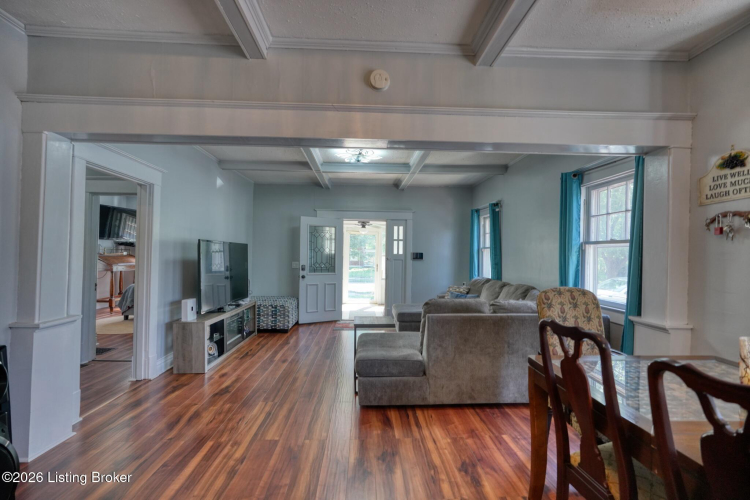 Listing Image 9