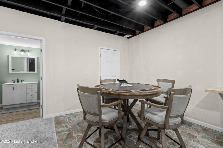 Listing Image 52
