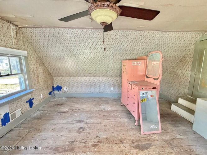 Listing Image 40