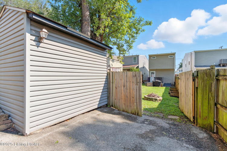 Listing Image 14