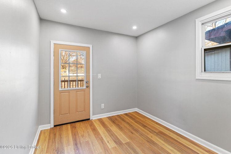 Listing Image 19