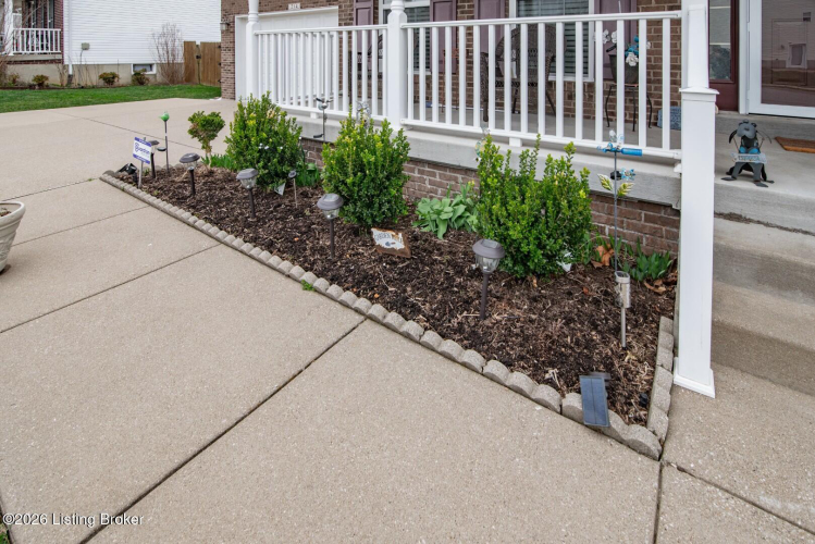 Listing Image 11