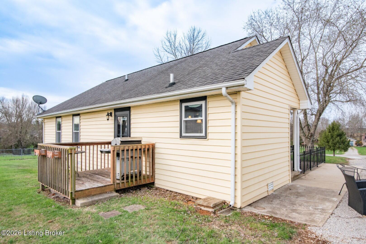 Listing Image 8