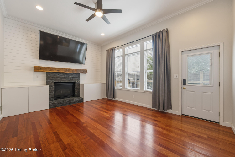 Listing Image 15