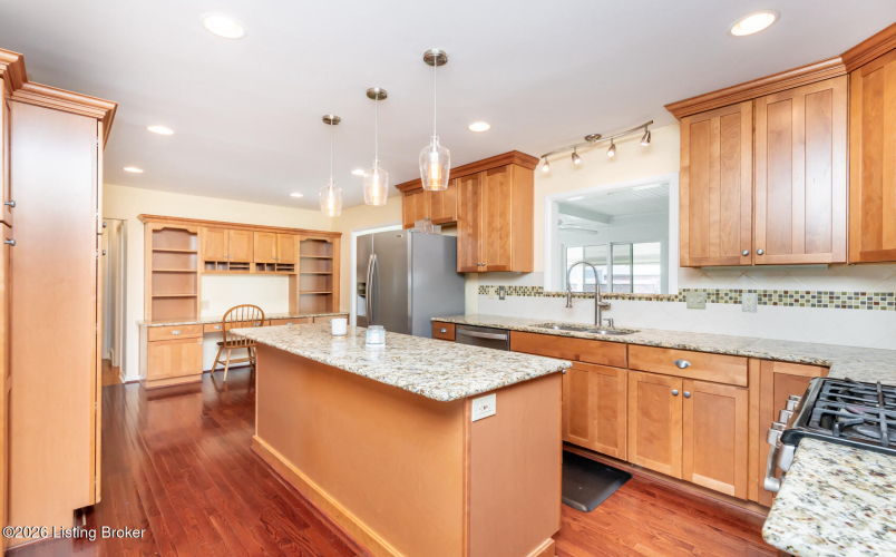 Listing Image 13