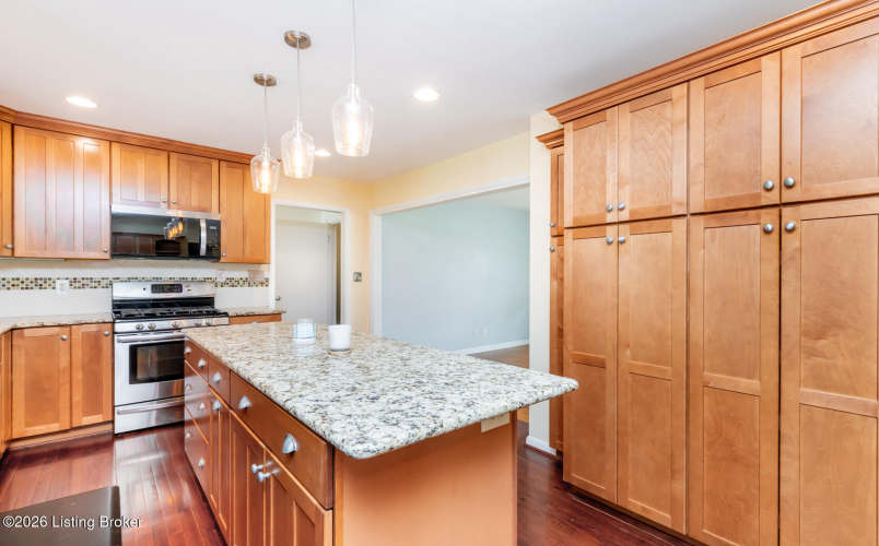 Listing Image 15