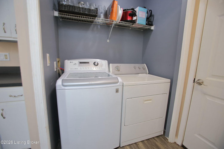 Listing Image 16