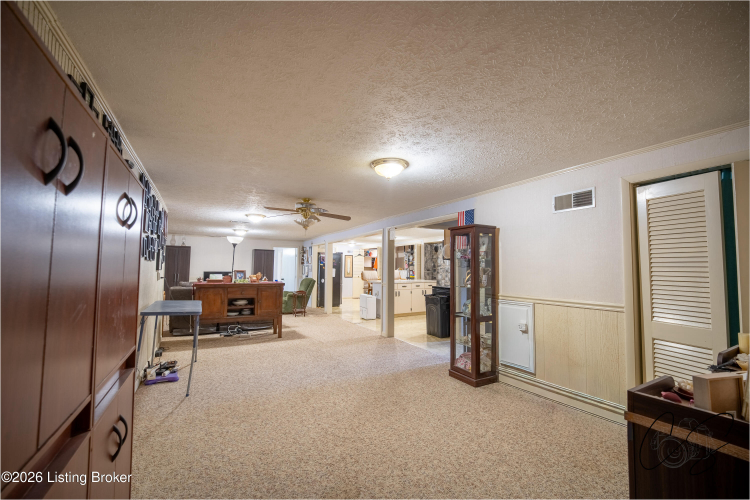 Listing Image 40