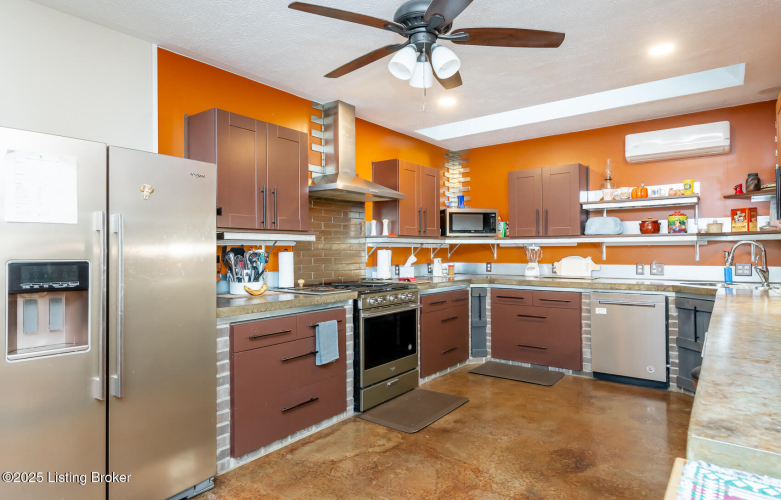 Listing Image 19