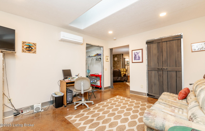 Listing Image 50