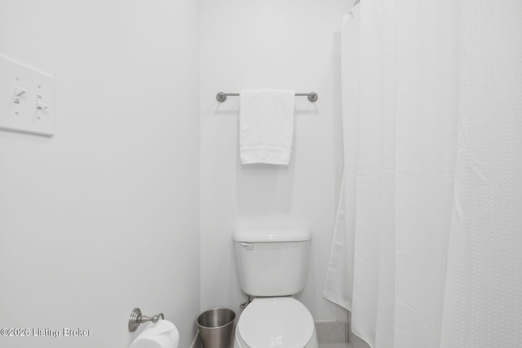 Listing Image 70