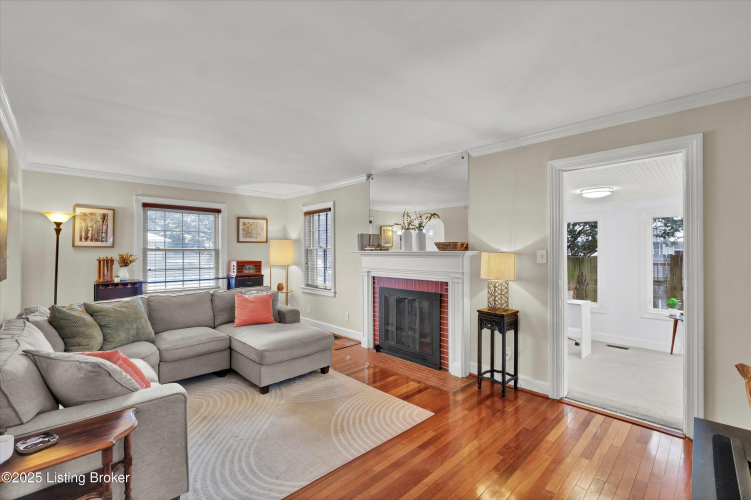 Listing Image 19