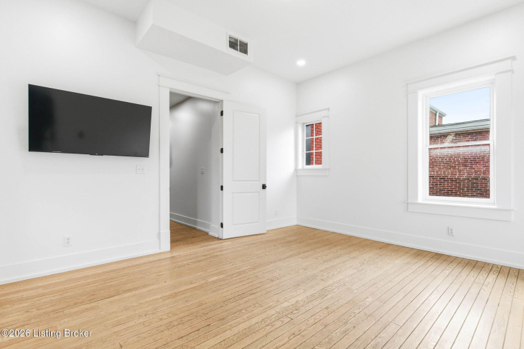 Listing Image 50