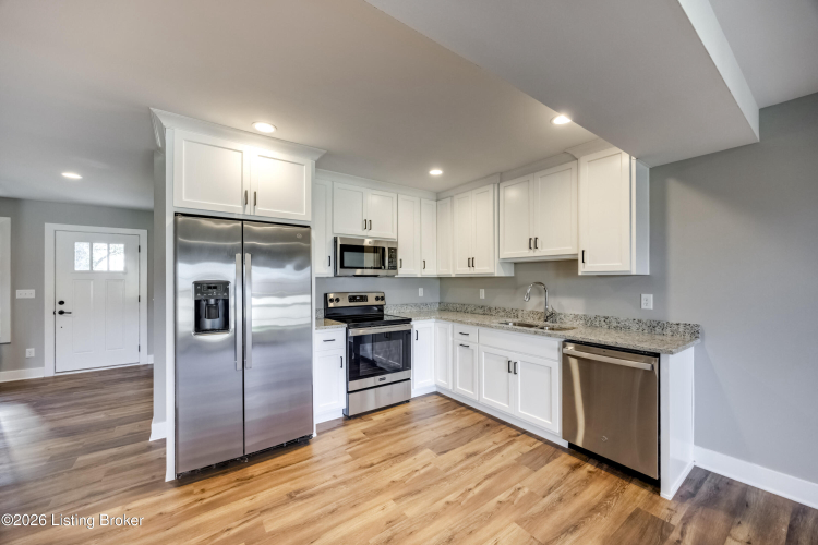 Listing Image 12
