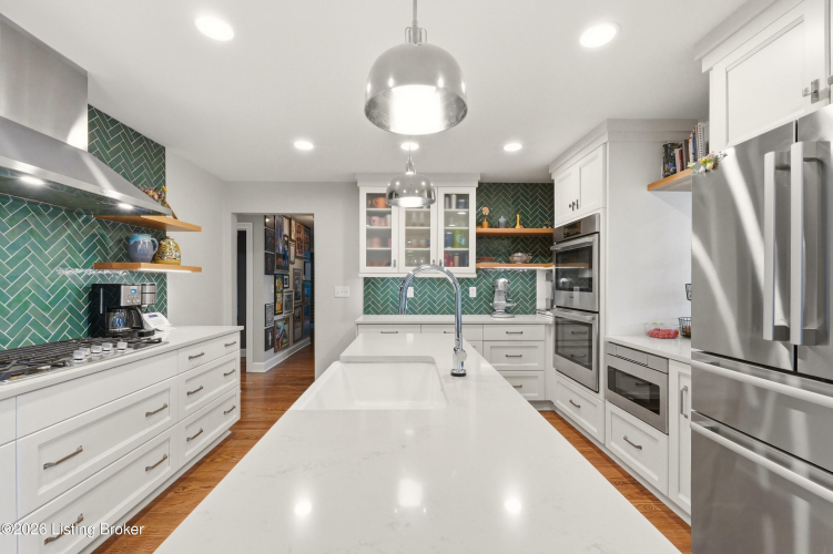 Listing Image 11
