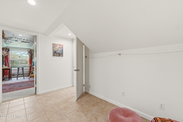 Listing Image 30